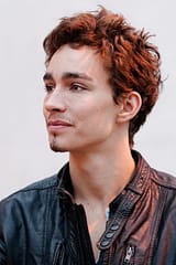 250px-Robert_Sheehan_MingFilmFest_2011