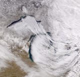 Lake_Effect_Snow_on_Earth