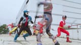【本予告】映画『仮面ライダーガヴ お菓子の家の侵略者』『ナンバーワン戦隊ゴジュウジャー 復活のテガソード』_Full-HD_18