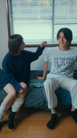 Zeztz playing with another chick