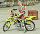 Ex-Aid_Riding_the_Bike_Gamer