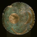 Himmelsscheibe_von_Nebra_-_Landesmuseum_für_Vorgeschichte_in_Halle_-_HD