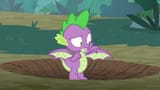 Spike_looking_at_his_new_wings_S8E11