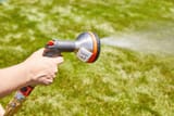 hose-nozzles-GardenaMultiSprayerPremium_DB_02-6ff5667cf9fa4f6b939ec8e8c293768f