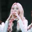 jinsoul chuu heart_thumb.jpg