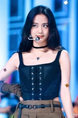blackpink-220828-inkigayo-pink-venom-jisoo-1[1]