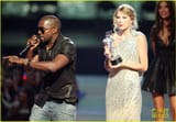 kanye-west-vmas-2009-taylor-swift-02
