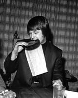 brian-wilson-eats-funny-stuff-photo-michael-ochs-archives[1]