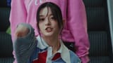 ILLIT (아일릿) &#039;빌려온 고양이 (Do the Dance)&#039; Official MV 2-46 screenshot