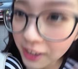 glasses soomin close blurry