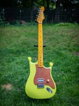 i-made-a-shrek-guitar-v0-i45vv9jftf8b1