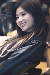 sana kurottautuu