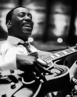 Wes_Montgomery_(1967_Gibson_portrait)