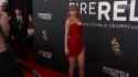 Taylor Swift poses for photos at the_thumb.jpg