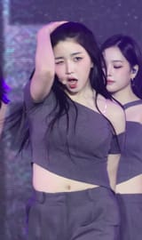 [4K] 250225 트리플에스 박소현 &#039;Hit The Floor&#039; fancam ｜ D Awards tripleS 무대 00.25 screenshot
