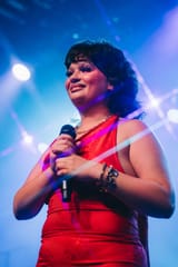 02-LolaYoung-6-683x1024