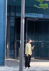 ryujin waiting for takeout