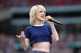 hayley williams slams president trump at paramore&#039;s iheartradio set