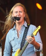 Jerry_Cantrell_at_Roskilde_Festival_(Roskilde,_Denmark)_--_2_July_2010[1]