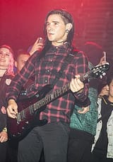 250px-From_First_To_Last_-_Emo_Nite_2_-_PH_Carl_Pocket_(cropped)[1]