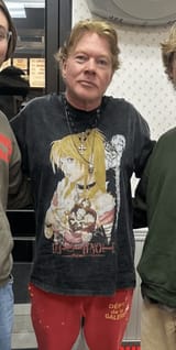 axl-rose-is-an-otaku-too-v0-g3n59ktrwmzc1[1]