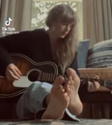 TaylorSwiftComfy