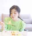 sohyun eating9_thumb.jpg