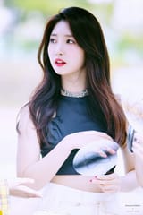 Kim.Sihyeon.600.240859