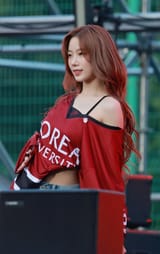 250524-LE-SSERAFIM-KAZUHA-AT-KOREA-UNIVERSITY-FESTIVAL-documents-6