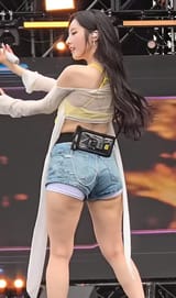 250706 ARTMS (아르테미스) - Sparkle [워터밤 서울 2025] (2).webm_snapshot_00.05.291