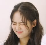 seoyeon pain scrunch