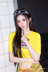 Behind-Cut-ILLIT-jellyous-MV-Sho-documents-13