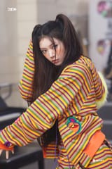 Behind-Cut-ILLIT-jellyous-MV-Sho-documents-19