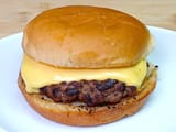 cheese-burger-plain-v0-nklz4aye2thc1
