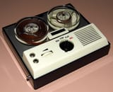 Vintage_Valiant_5_Transistor_Portable_Reel-To-Reel_Tape_Recorder,_Made_In_Japan,_Circa_1960s_(16839828406)