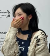 messy hair haseul