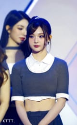 GpOL2nEbEAA7Hkc_orig