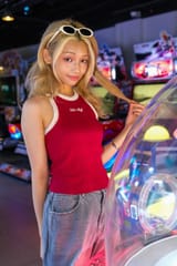 978985