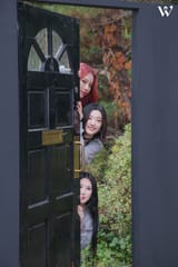 monday seeun jelly peek