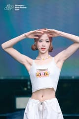 250502-tripleS-Nien-at-2025-Strawberry-Music-Festival-in-Dongguan-documents-18 (1)