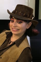 20250718_2336_Crocodile Dundee Outfit_remix_01k0gfbvyhe51tbwsa58s76erm