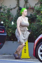 billie-eilish-out-in-los-angeles-10-11-2020