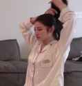 anna getting ready_thumb.jpg