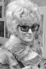 1200px-Dusty_Springfield_with_glasses_(2_to_3_crop)_1968