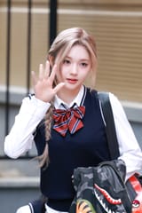 GwS_bntbkAAjUsH