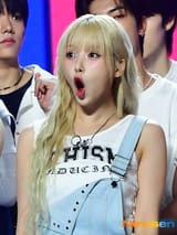 Nmixx jiwoo signature expression