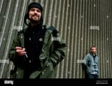 gruppo-techno-autechre-cabina-sean-con-barba-e-robert-marrone-2fkycg3