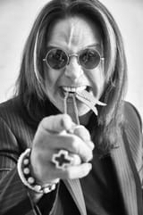 ozzy pointing