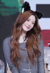 GtZEdWsagAA0Vl5 seeun bday