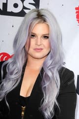 depositphotos_105469646-stock-photo-singer-kelly-osbourne